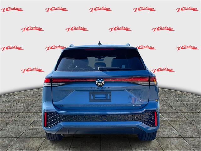 2025 Volkswagen Tiguan SE R-Line Black photo 4