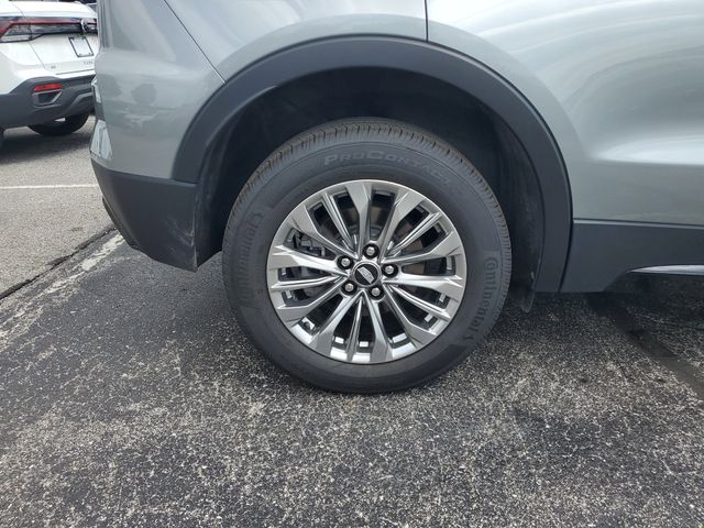 2024 Cadillac XT4 Premium Luxury photo 3