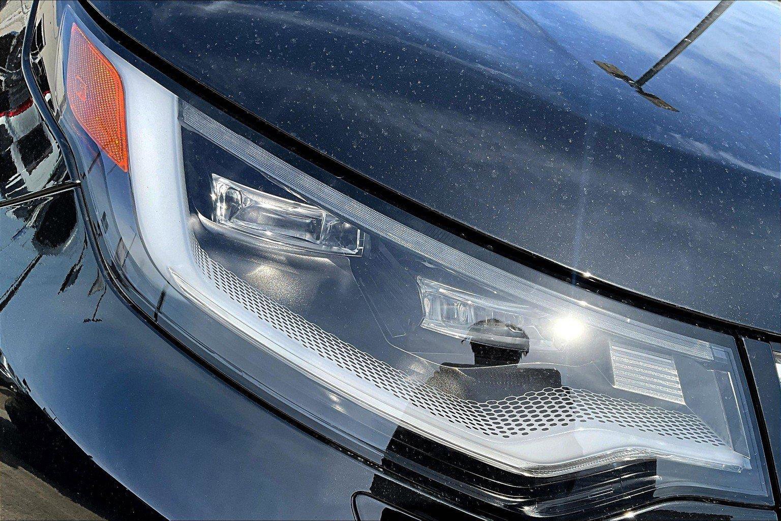 2025 Land Rover Discovery S photo 13