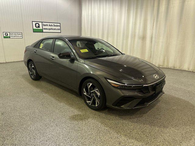 2025 Hyundai Elantra SEL's photo