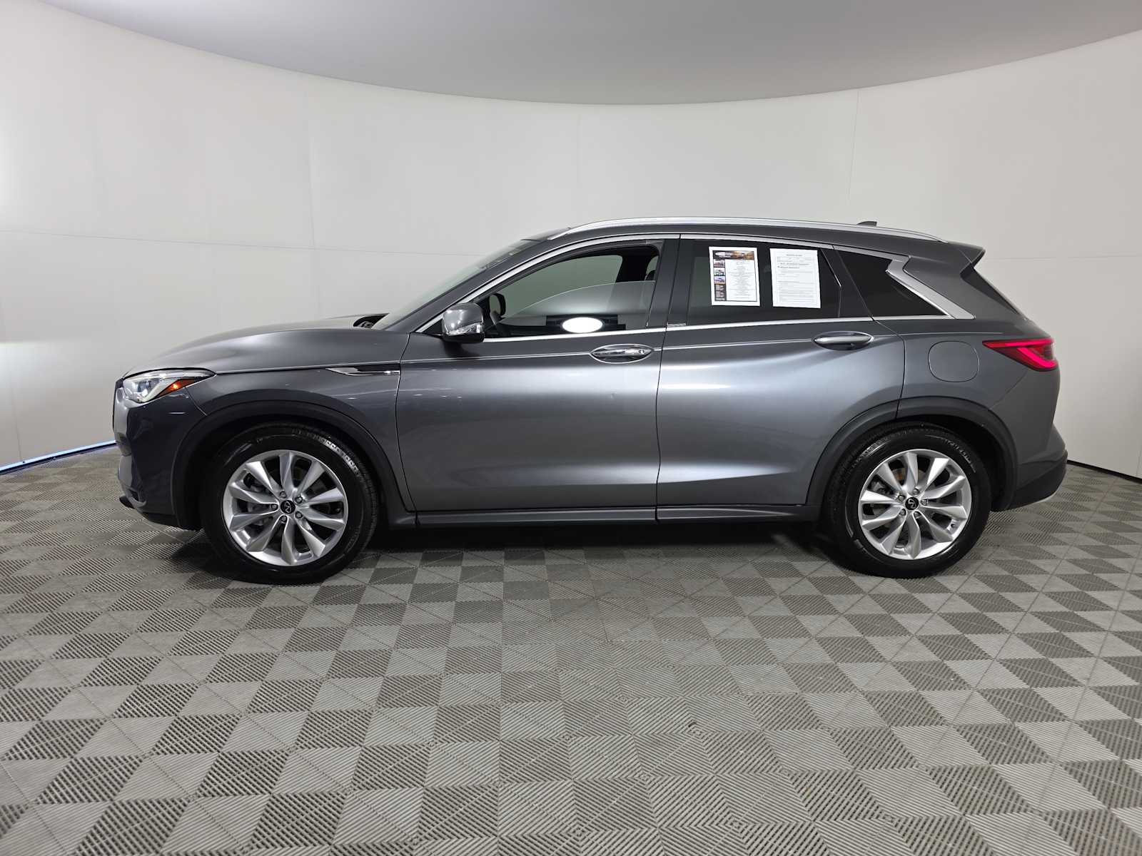 2020 Infiniti QX50 Luxe photo 3