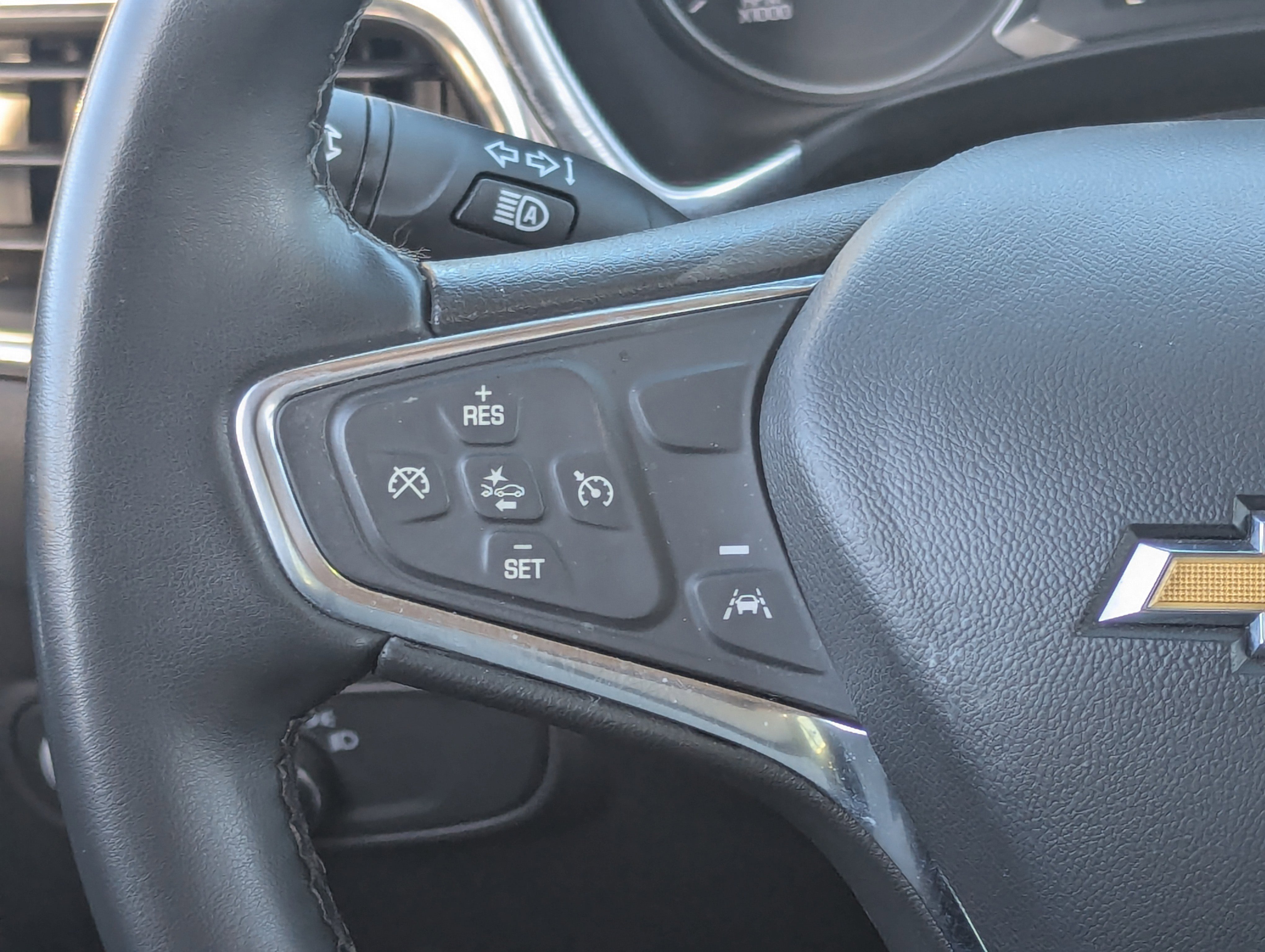 2024 Chevrolet Equinox LT photo 2