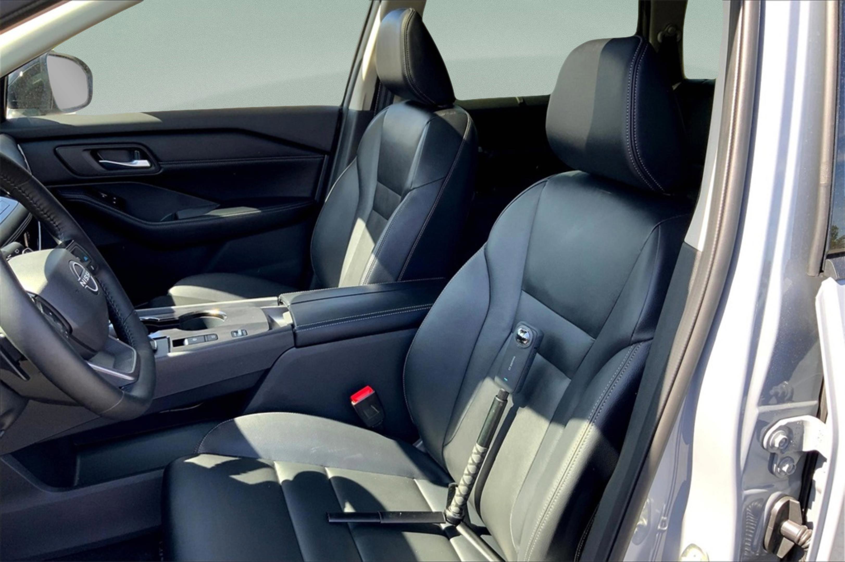 2025 Nissan Rogue SL photo 9