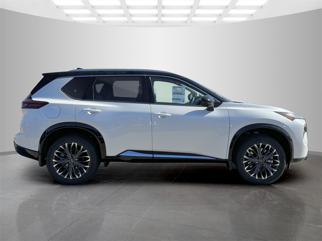 2025 Nissan Rogue Platinum photo 4