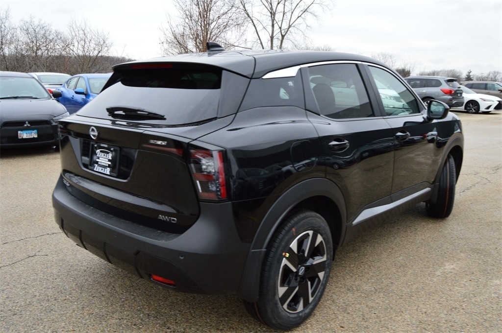 2025 Nissan Kicks SV photo 4