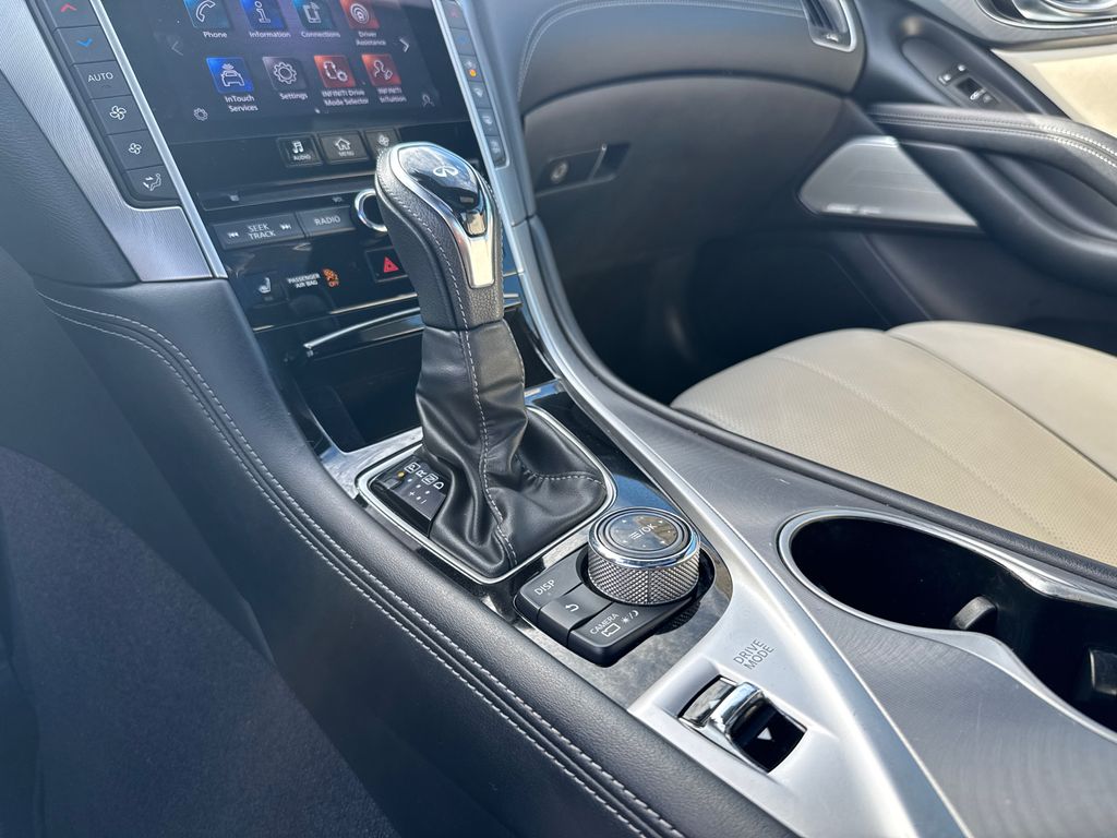 2021 Infiniti Q60 3.0t Luxe photo 25