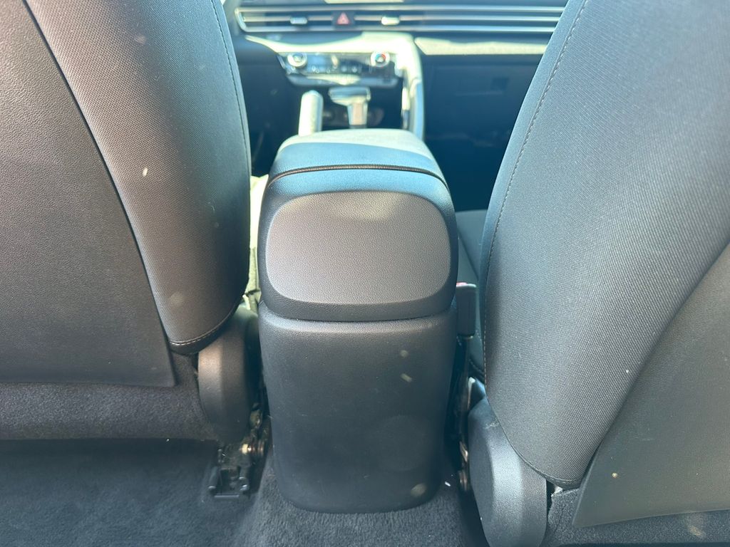 2023 Hyundai Elantra SEL photo 20