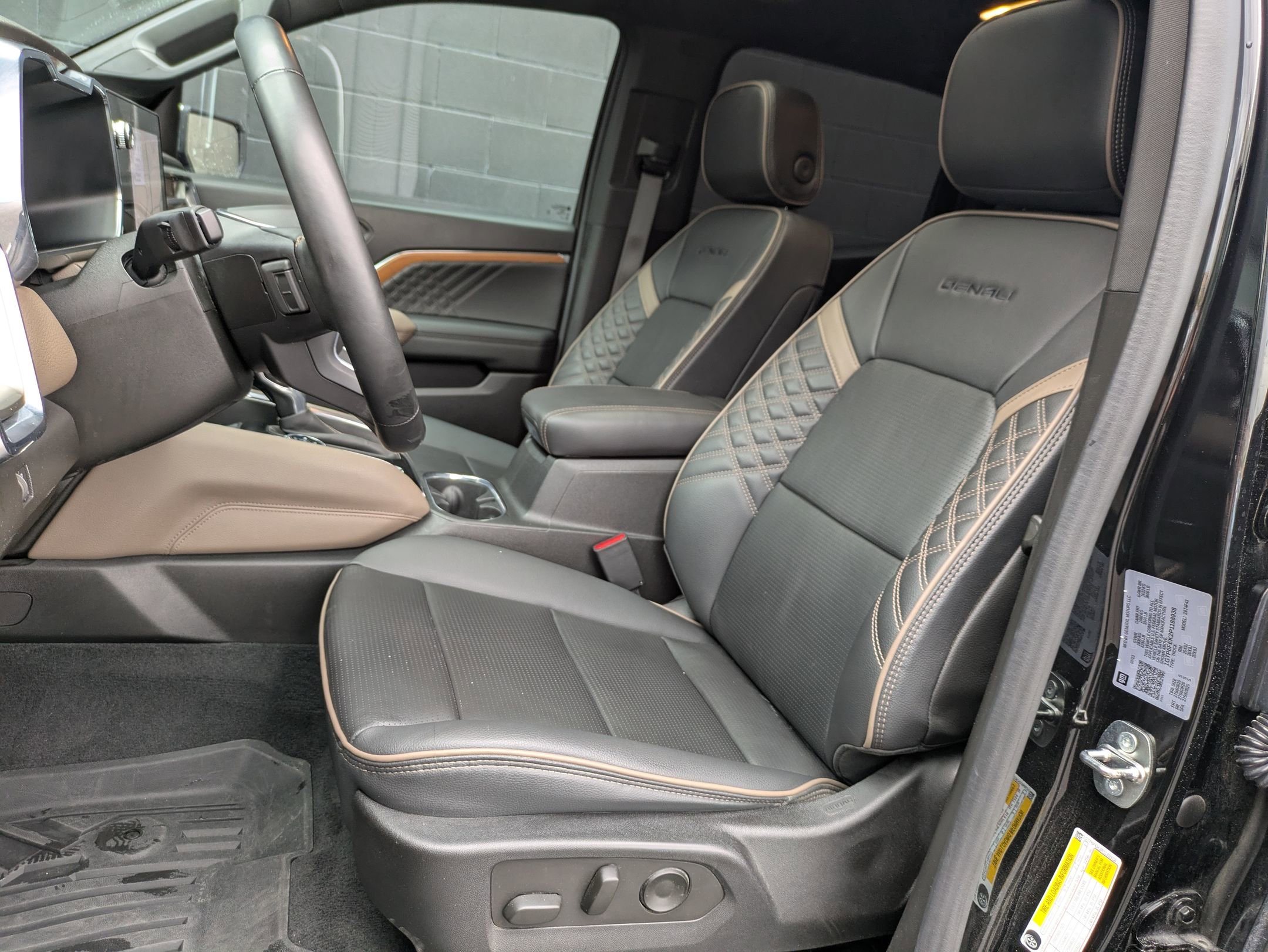 2023 Gmc Canyon Denali photo 21