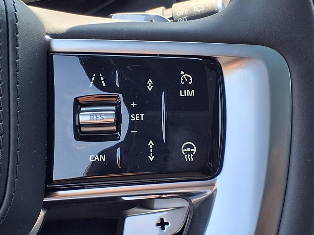 2025 Land Rover Range Rover SE photo 14