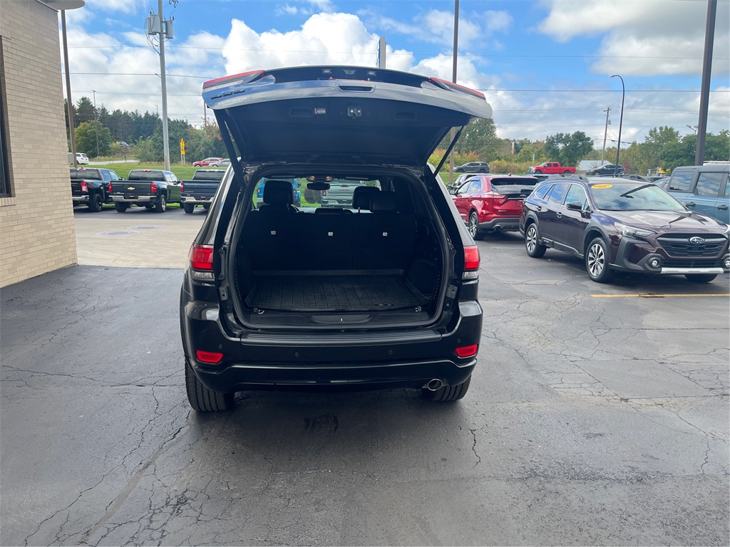 2019 Jeep Grand Cherokee Altitude photo 2