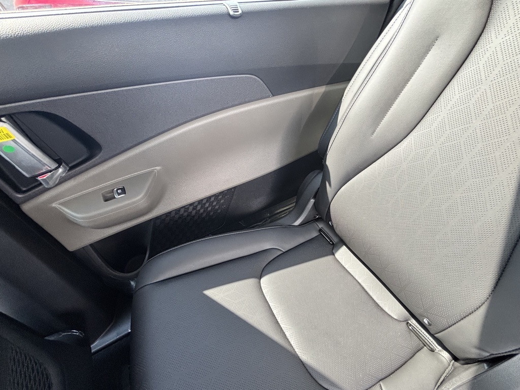 2026 Kia Carnival EX photo 18