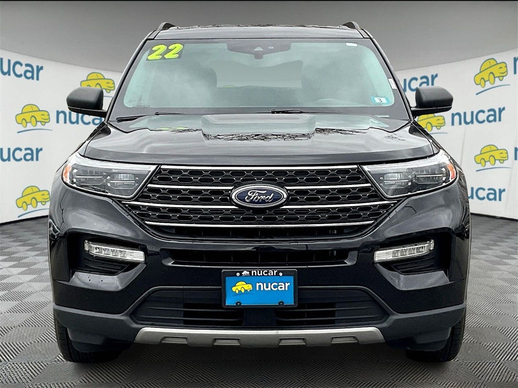 2022 Ford Explorer XLT photo 2