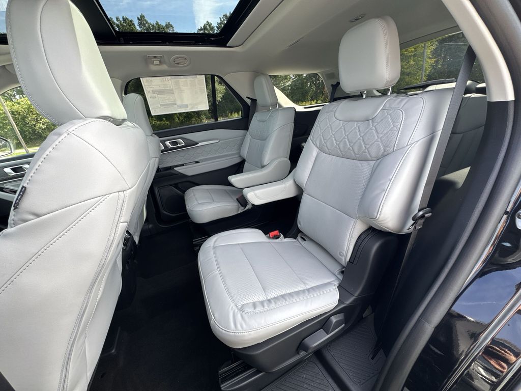2025 Ford Explorer Platinum photo 24