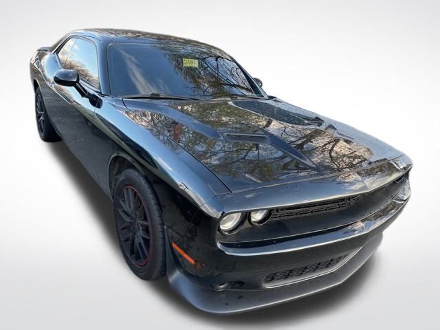 2015 Dodge Challenger SXT photo 2