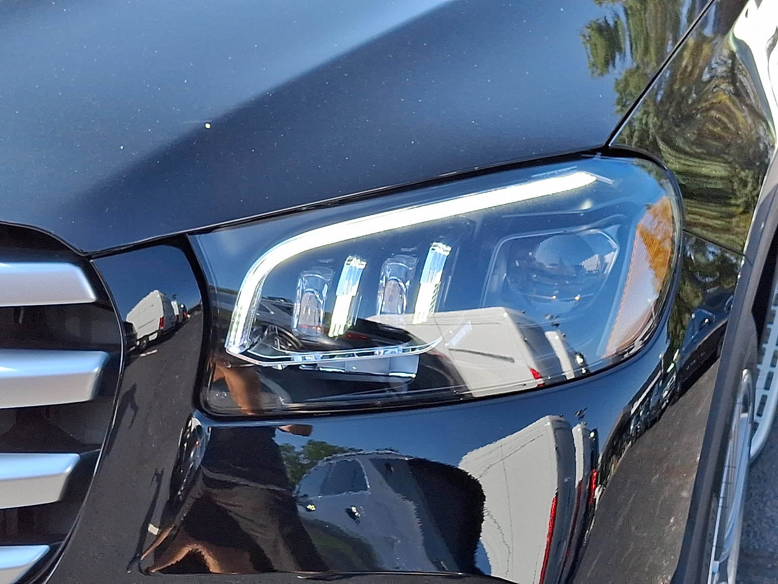 2026 Mercedes Benz GLS 450 4MATIC photo 9