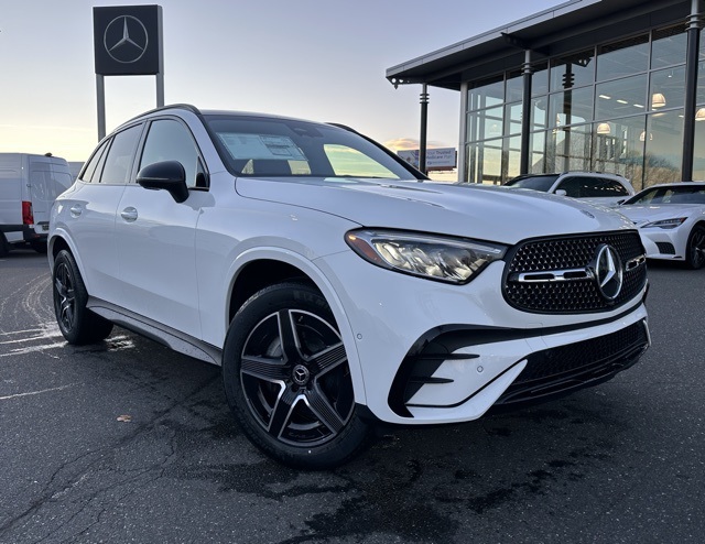 2026 Mercedes-Benz GLC Base's photo