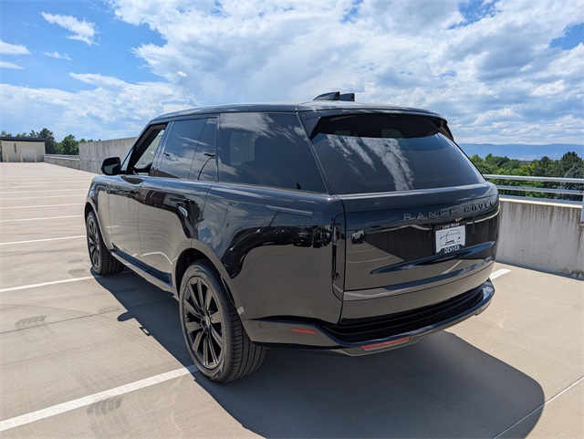 2025 Land Rover Range Rover SE photo 2