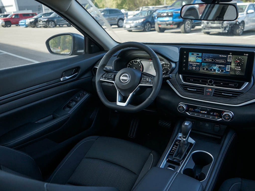 2025 Nissan Altima 2.5 SV photo 9