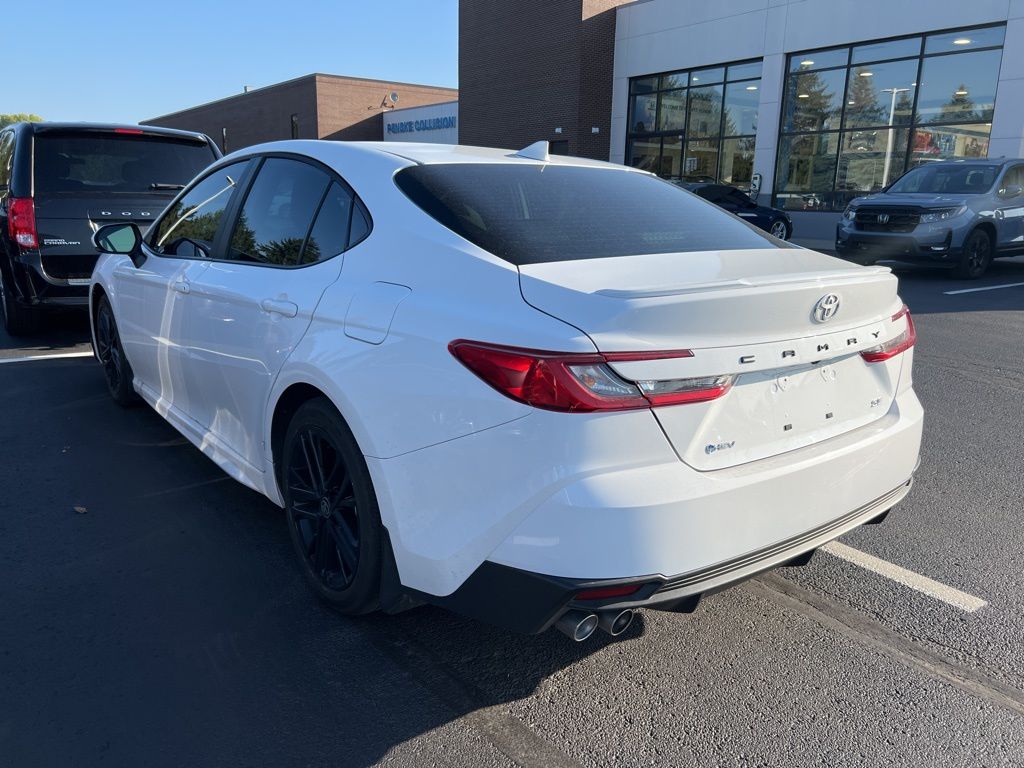 2025 Toyota Camry SE photo 2