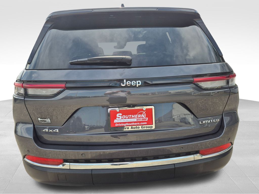 2022 Jeep Grand Cherokee Limited photo 3