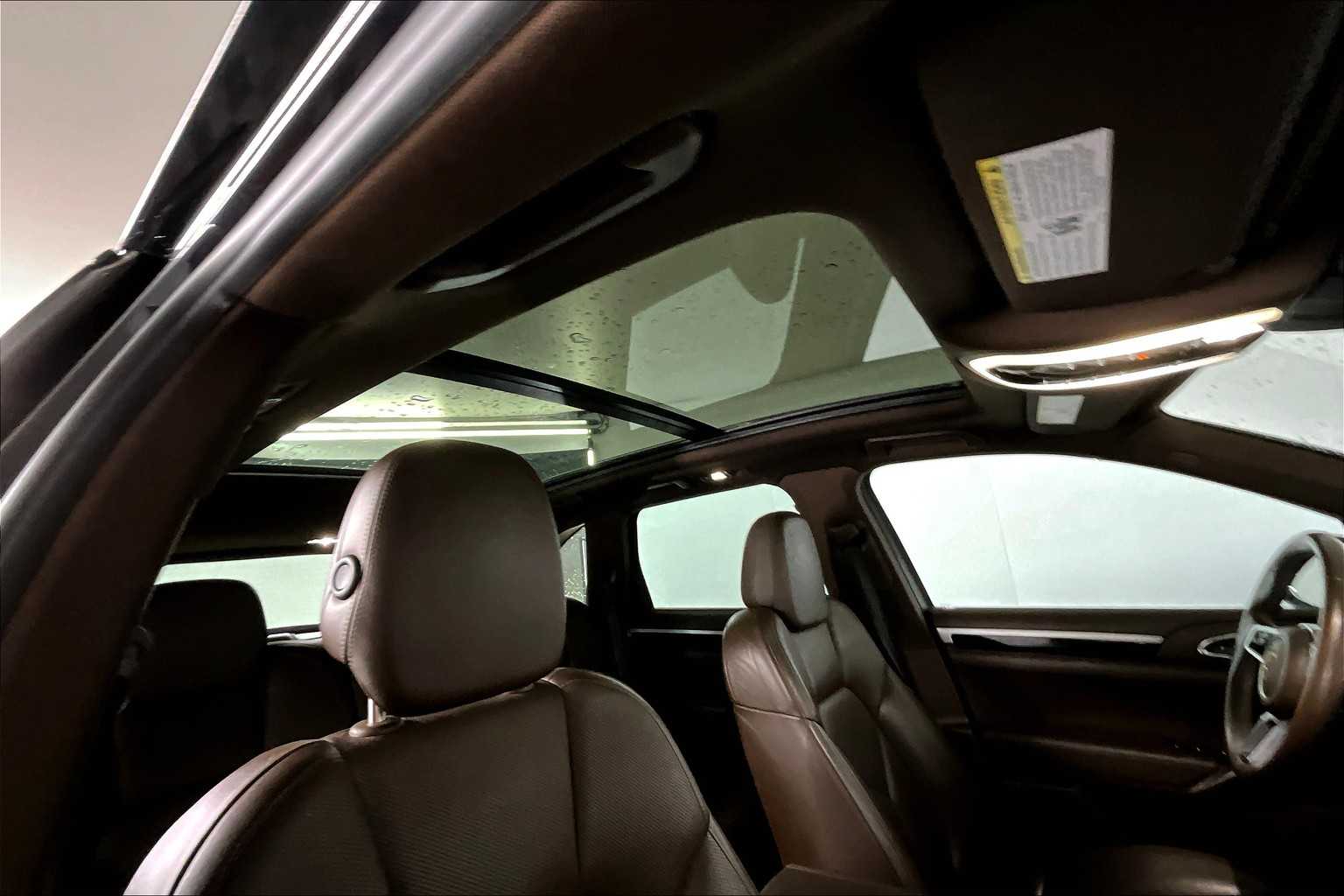 2016 Porsche Cayenne S E-Hybrid photo 11