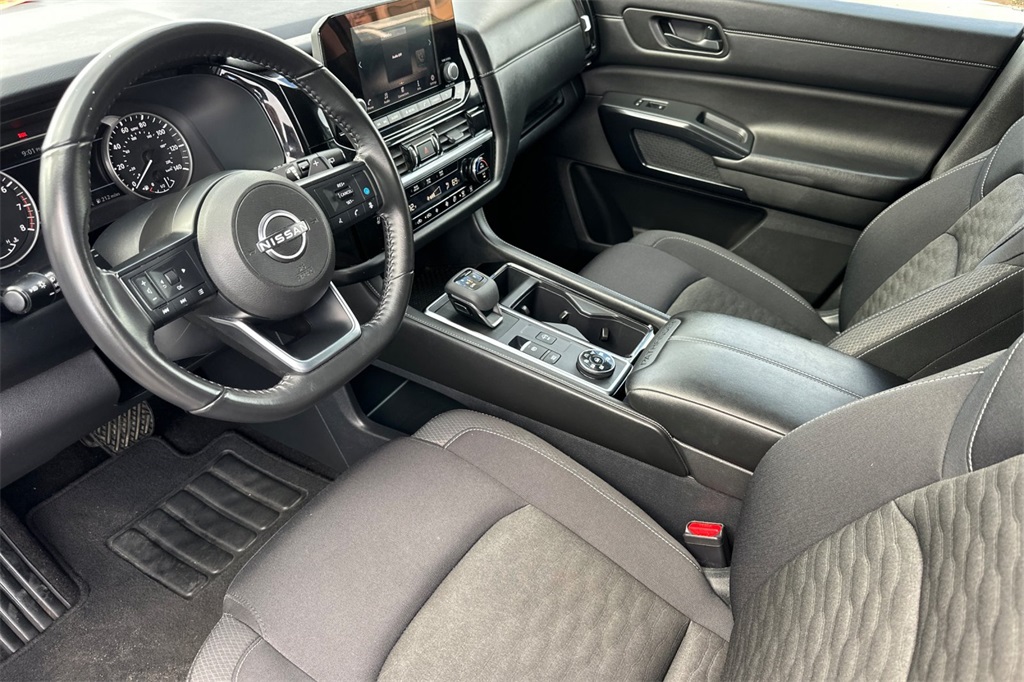 2024 Nissan Pathfinder SV photo 10