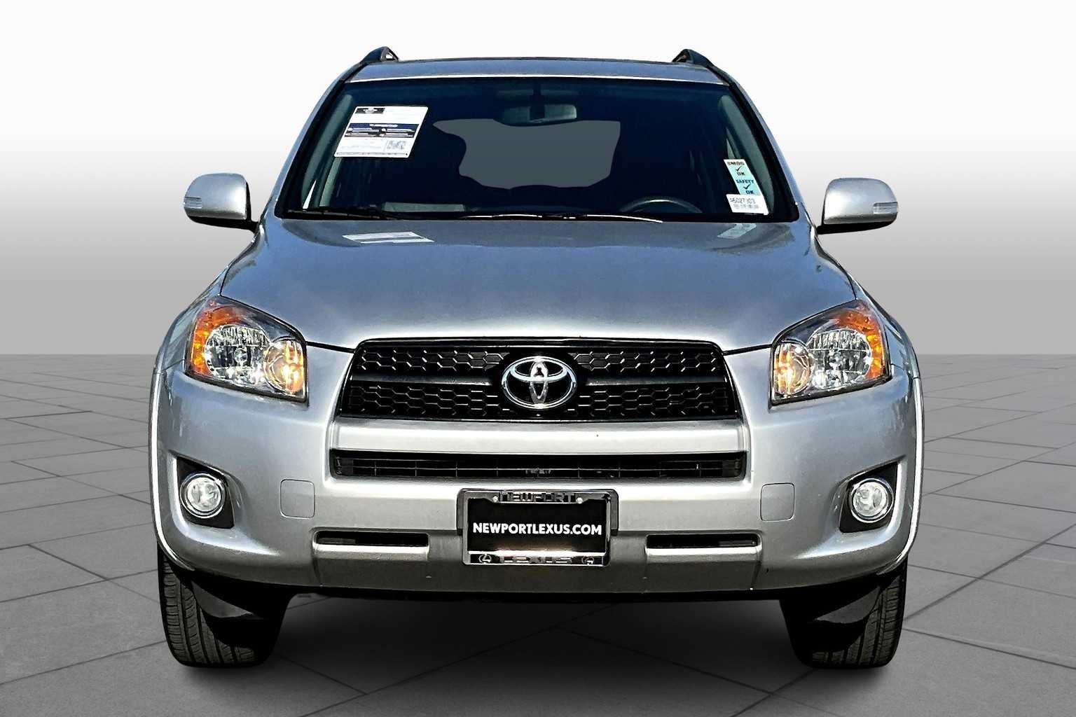 2010 Toyota RAV4 Sport photo 3
