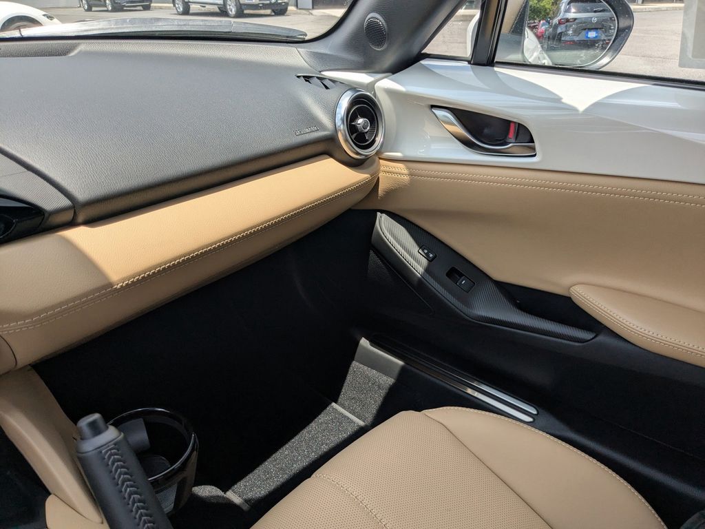 2025 Mazda MX-5 Miata Miata RF Grand Touring photo 15