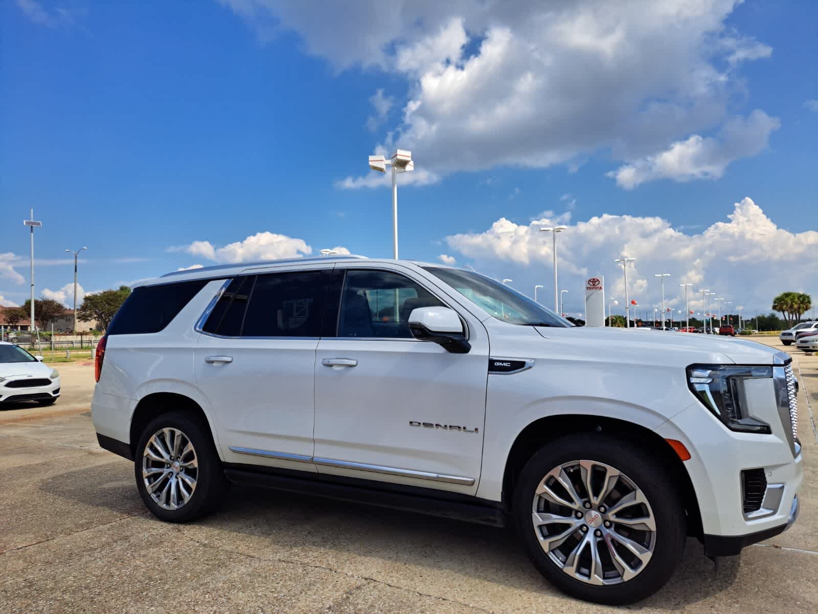 2021 Gmc Yukon Denali photo 3