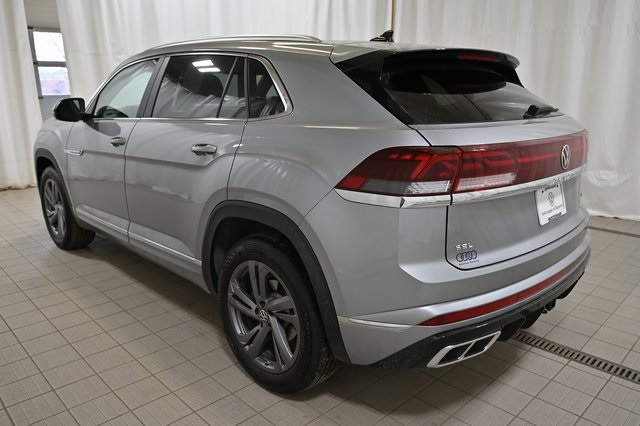 2024 Volkswagen Atlas Cross Sport SEL R-Line photo 9