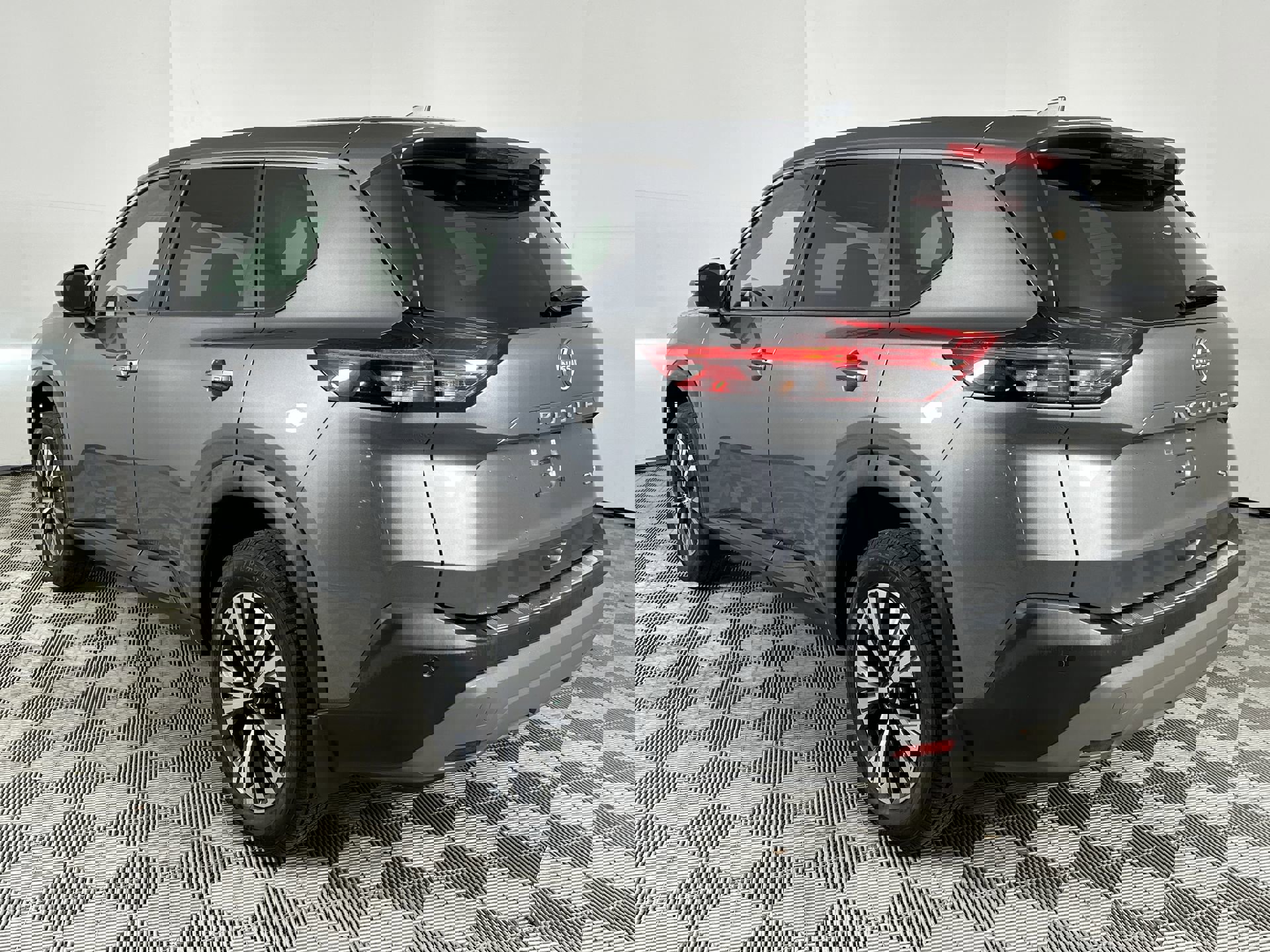 2022 Nissan Rogue SV photo 4