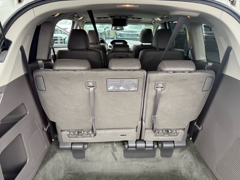 2016 Honda Odyssey Touring Elite photo 15
