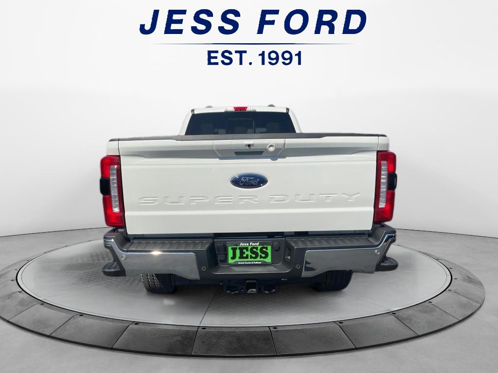 2025 Ford F-350 Lariat photo 4