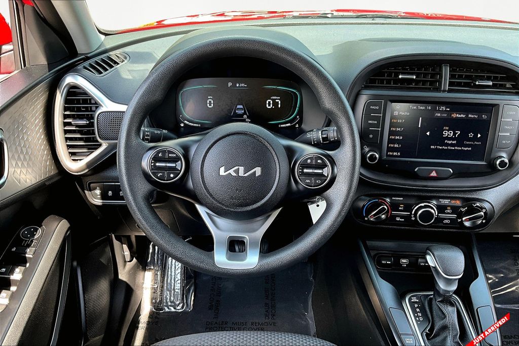 2023 Kia Soul LX photo 8