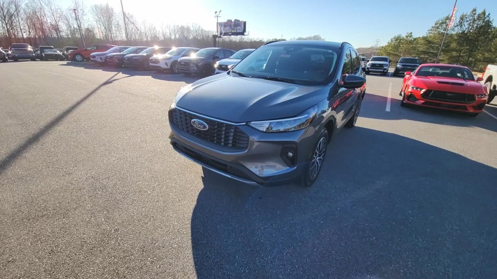 2025 Ford Escape Plug-In Hybrid photo 2
