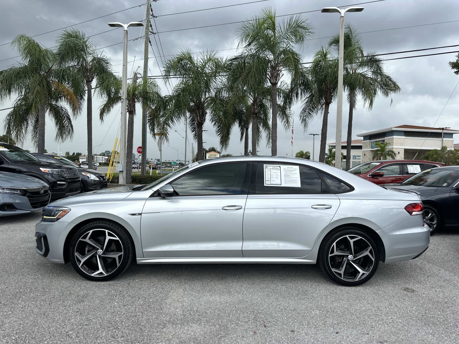 2020 Volkswagen Passat 2.0T R-Line photo 5