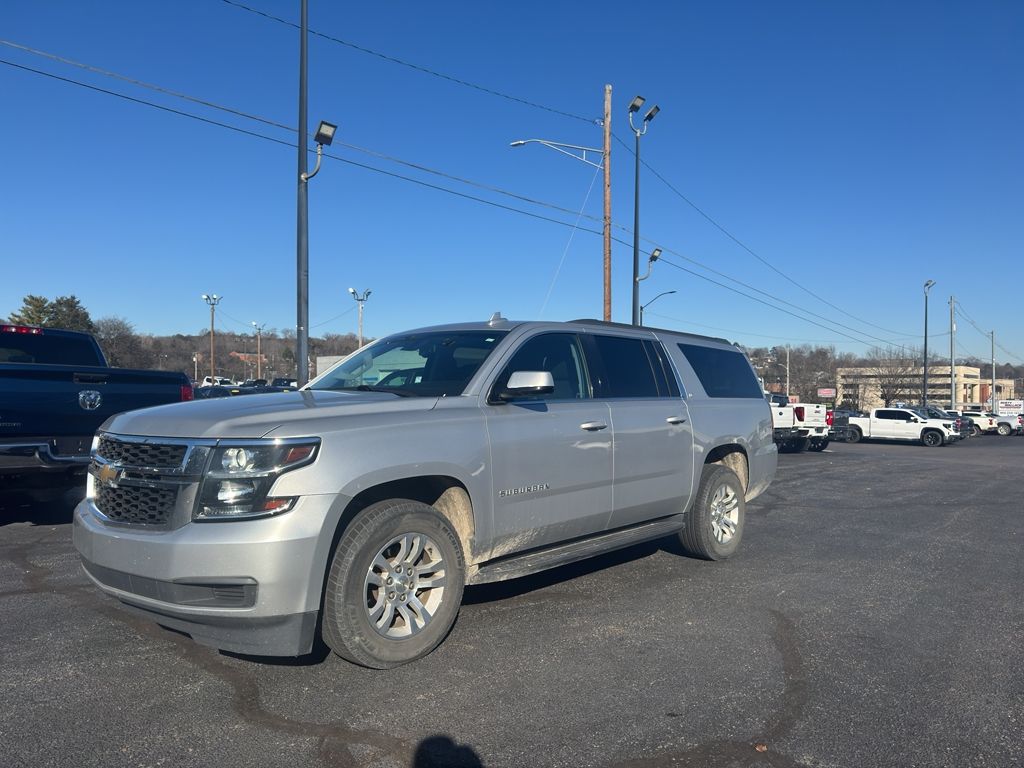 2019 Chevrolet Suburban LT's photo