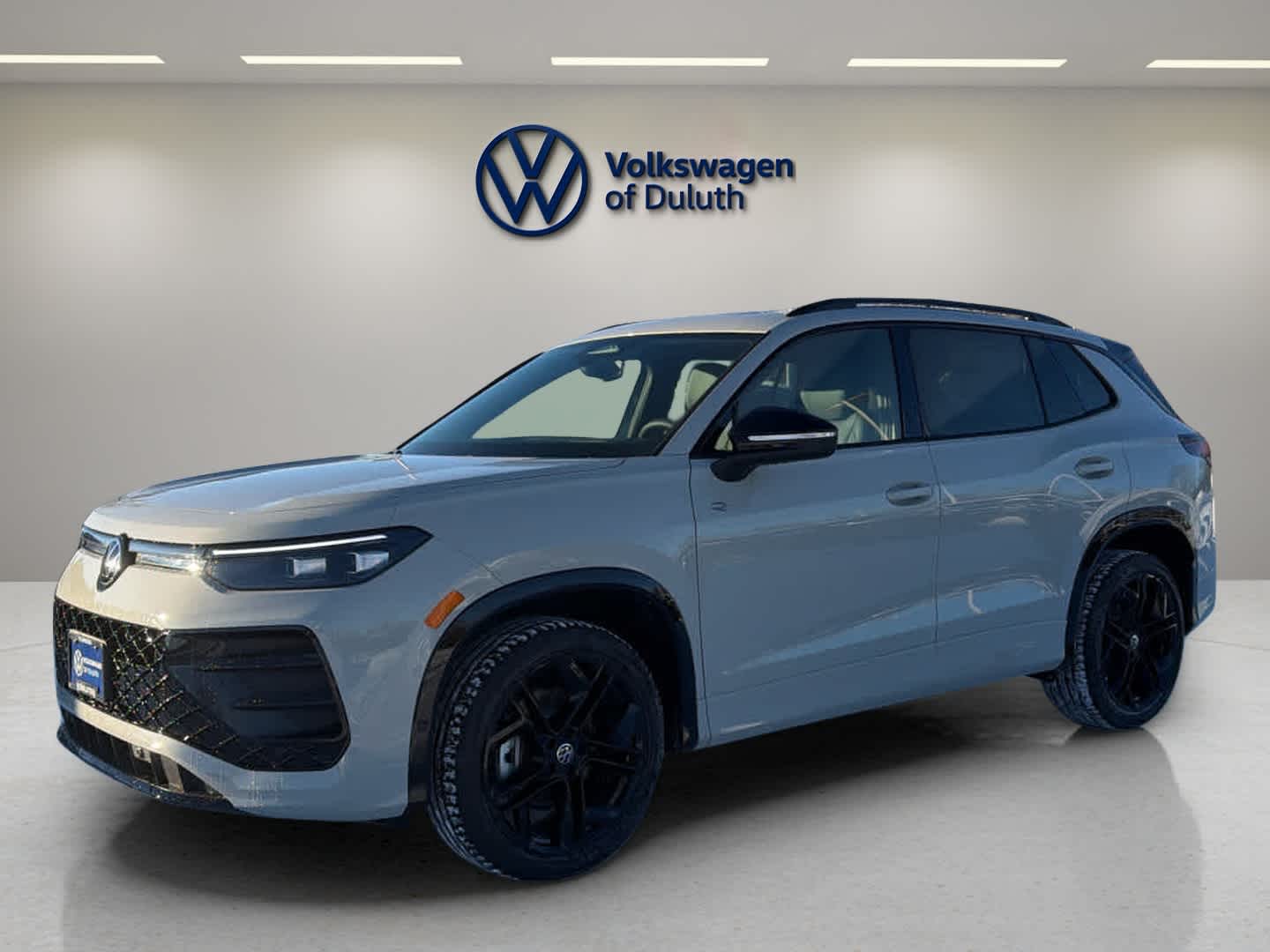 2026 Volkswagen Tiguan SE R-LINE BLACK's photo