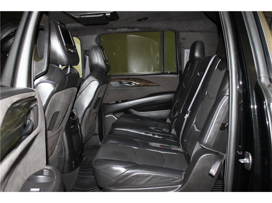 2016 Cadillac Escalade ESV Platinum photo 12