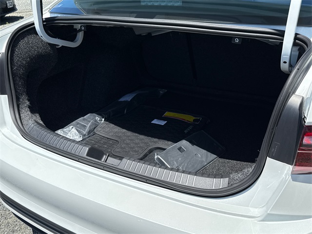 2025 Volkswagen Jetta 1.5T SE photo 12