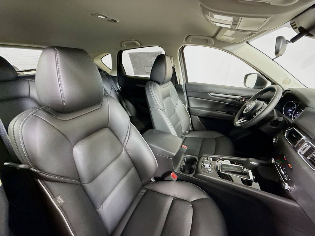 2025 Mazda CX-5 2.5 Select photo 25