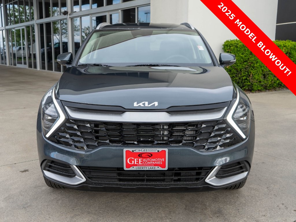 2025 Kia Sportage Hybrid EX photo 2