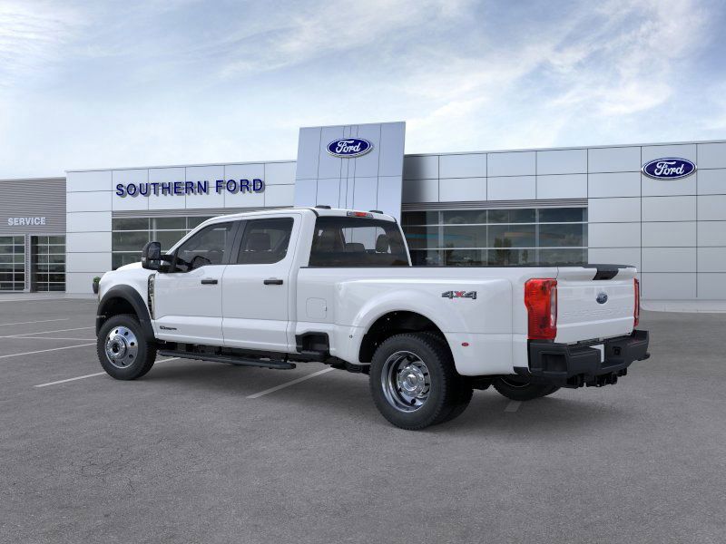 2026 Ford F-450 photo 3