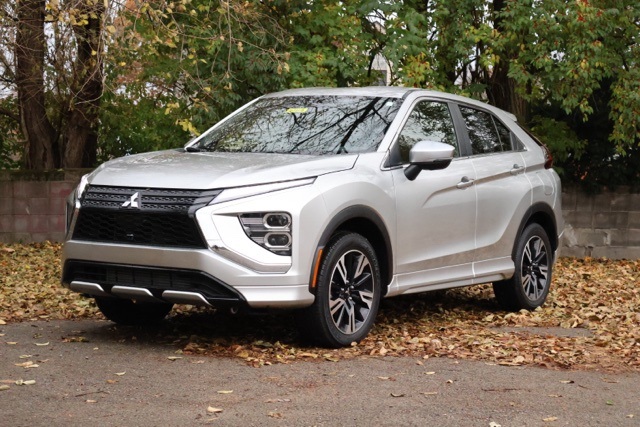 2023 Mitsubishi Eclipse Cross SEL photo 3