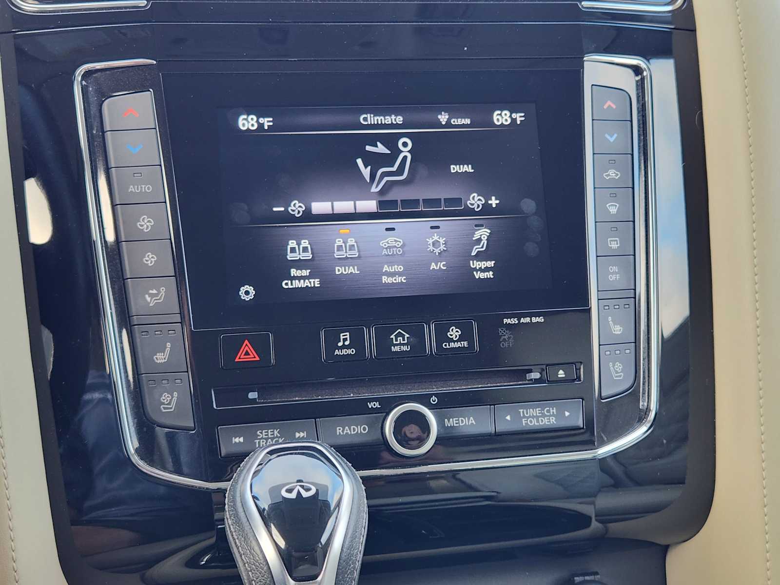 2020 Infiniti QX80 Luxe photo 17
