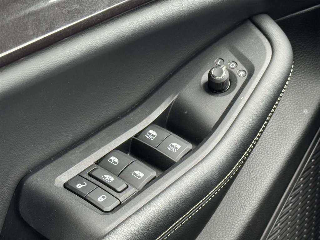 2023 Jeep Grand Cherokee Altitude photo 25
