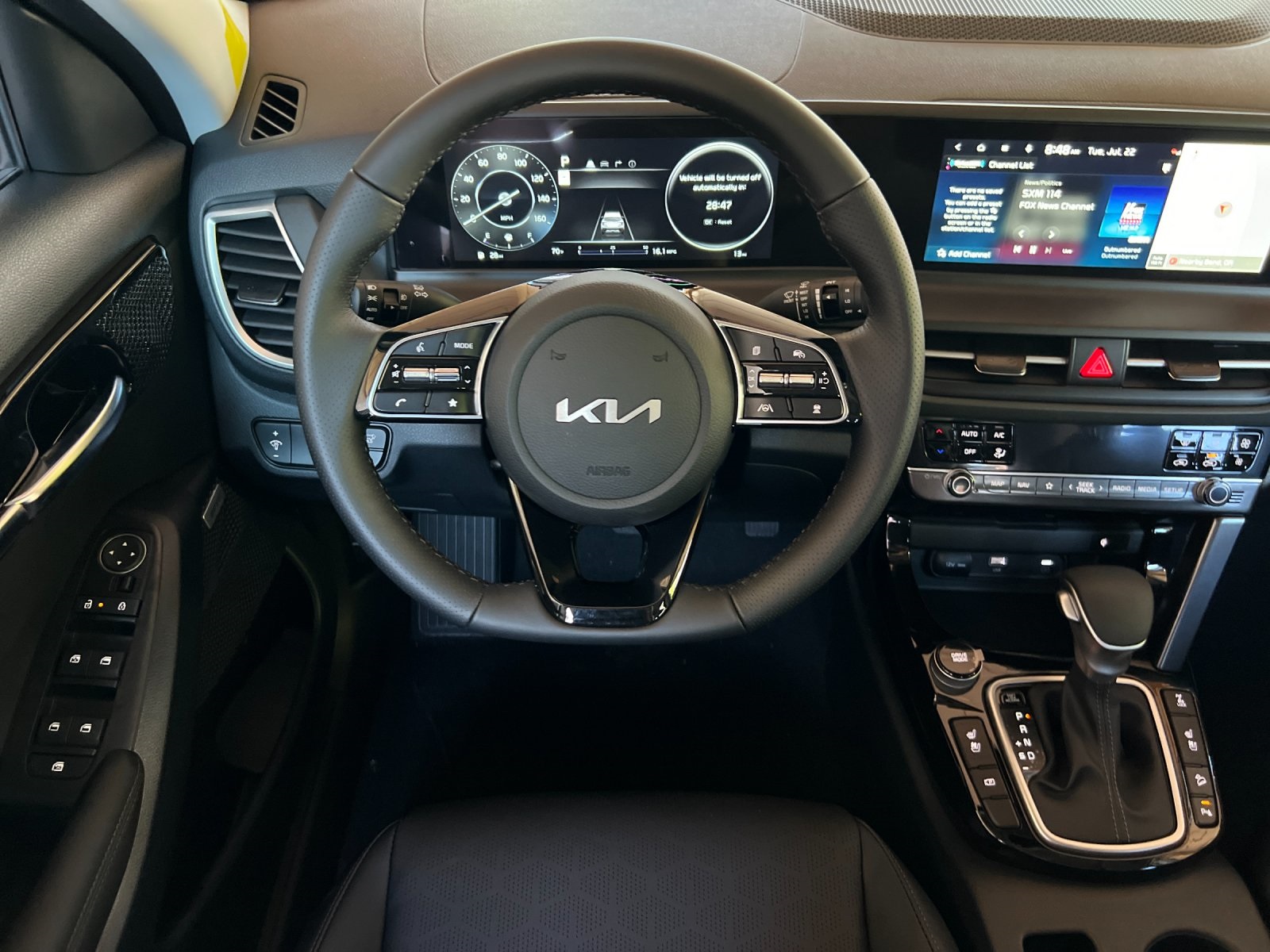 2026 Kia Seltos SX photo 14