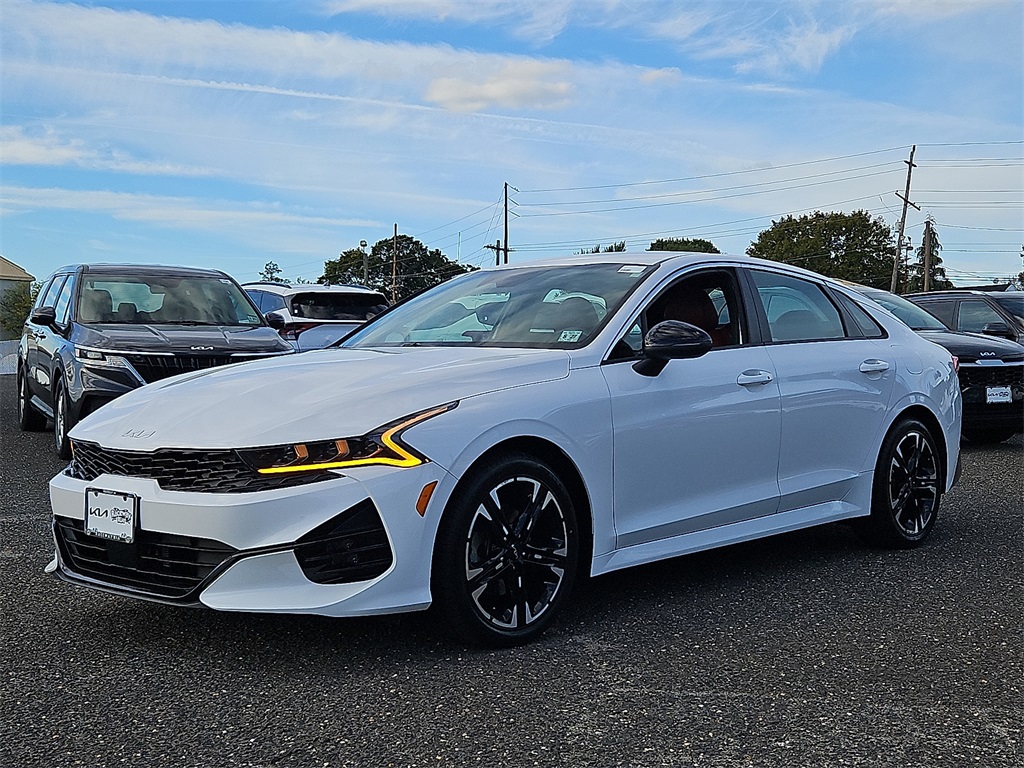 2023 Kia K5 GT-Line photo 3