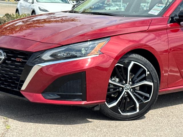 2024 Nissan Altima 2.5 SR photo 3