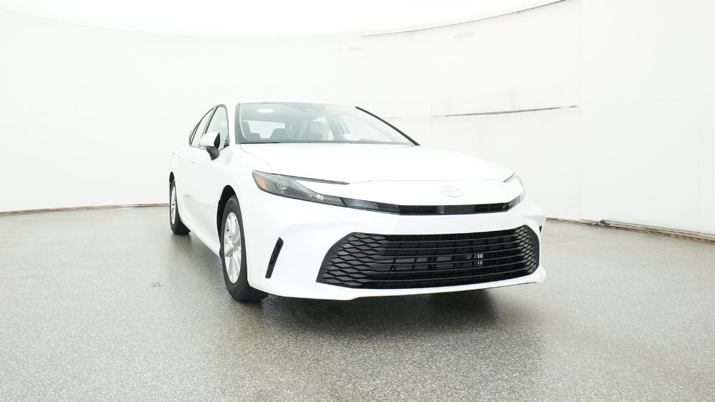 2025 Toyota Camry LE photo 32